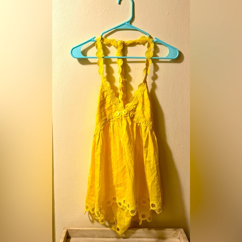 Vintage cotton halter top in banana yellow.